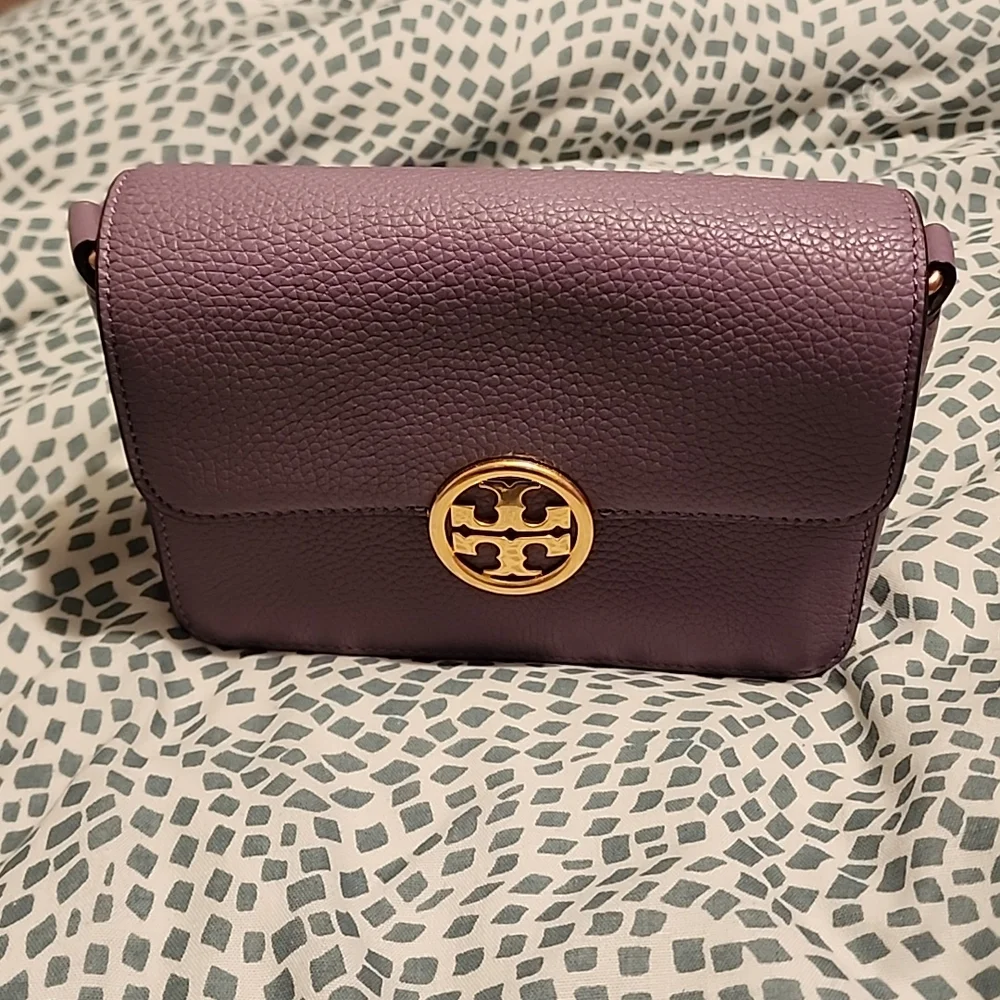 Tory Burch Olivia Pebbled Leather Crossbody Bag – Claret NWT